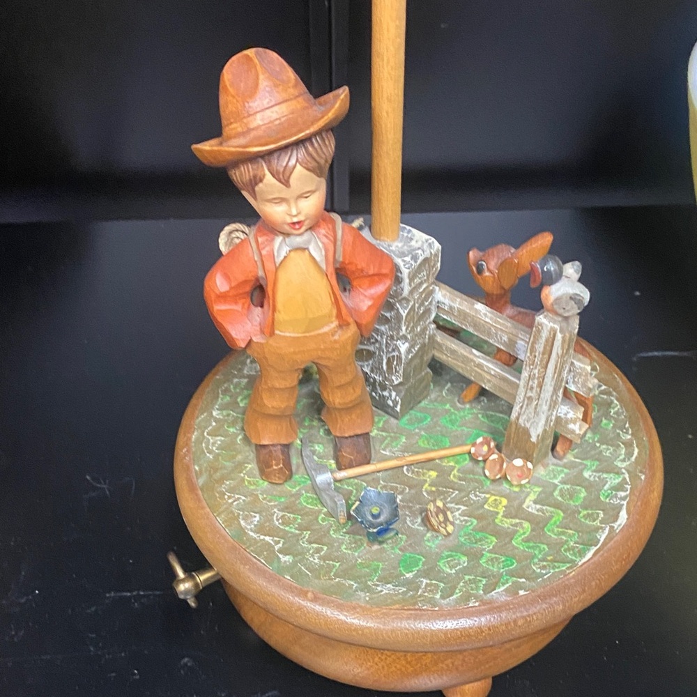 Vintage Cowboy Music Box - Picture 4 of 6